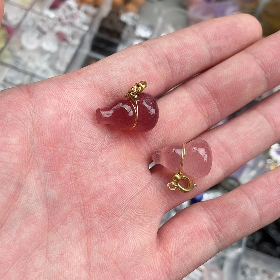 水晶手链未镶嵌草莓晶葫芦一个，随机发