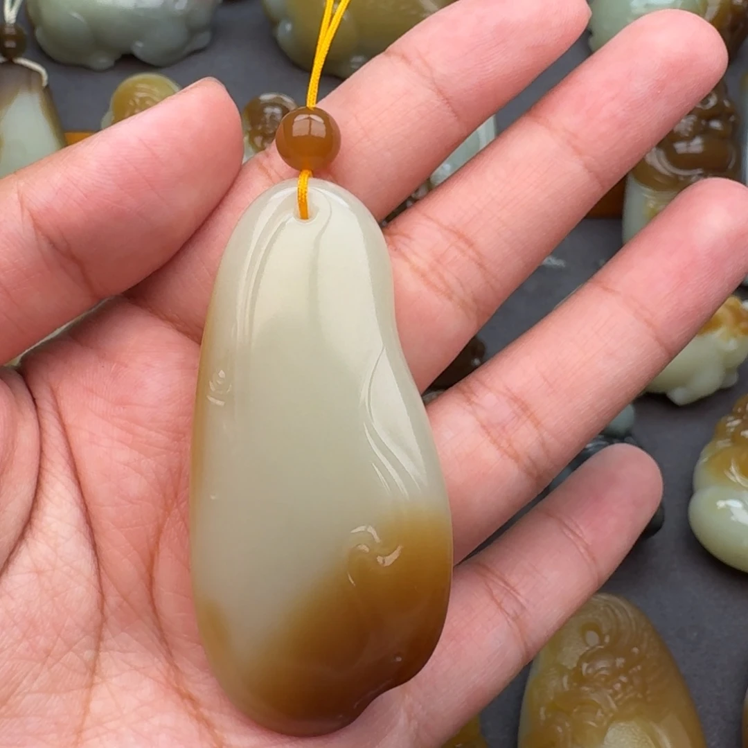 Y***N和田玉未镶嵌颈饰