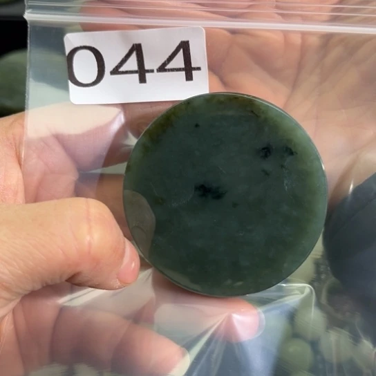 和田玉未镶嵌珠宝半成品