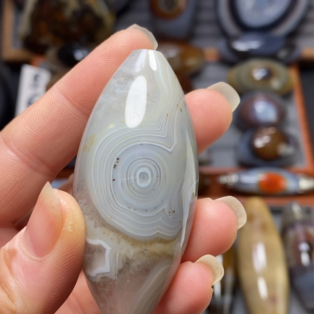 玛瑙/玉髓未镶嵌珠宝奇石