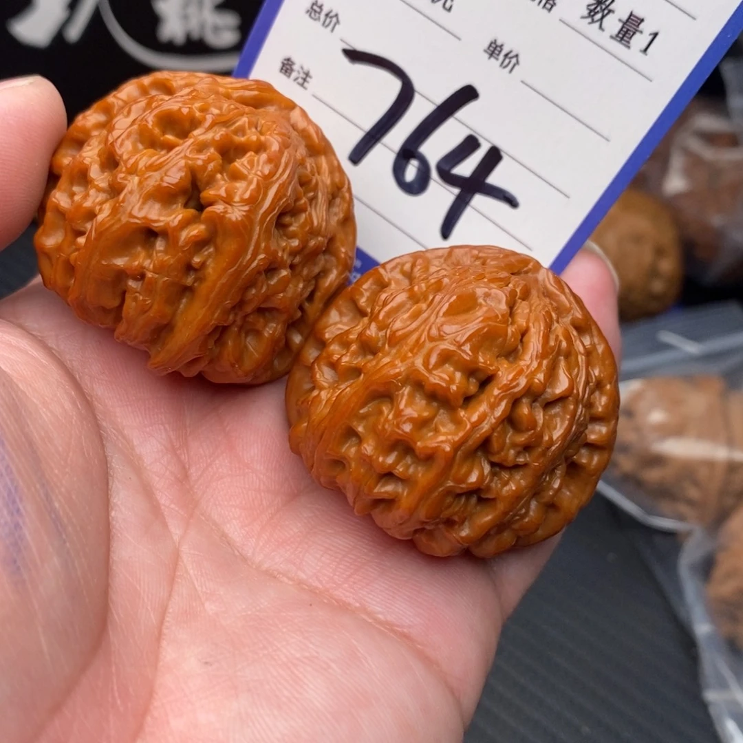 桃核把件白狮子41moy