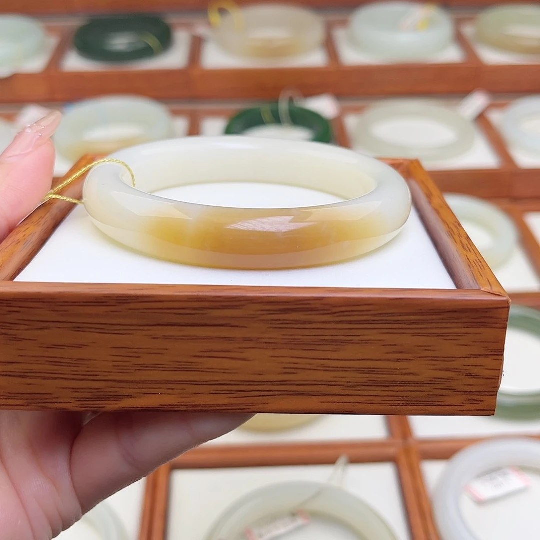 和田玉手镯未镶嵌57.1