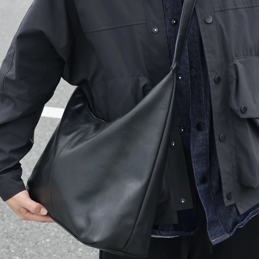 2025新款爆款托特包复古高级感单肩包大容量软皮斜挎包男生通勤包