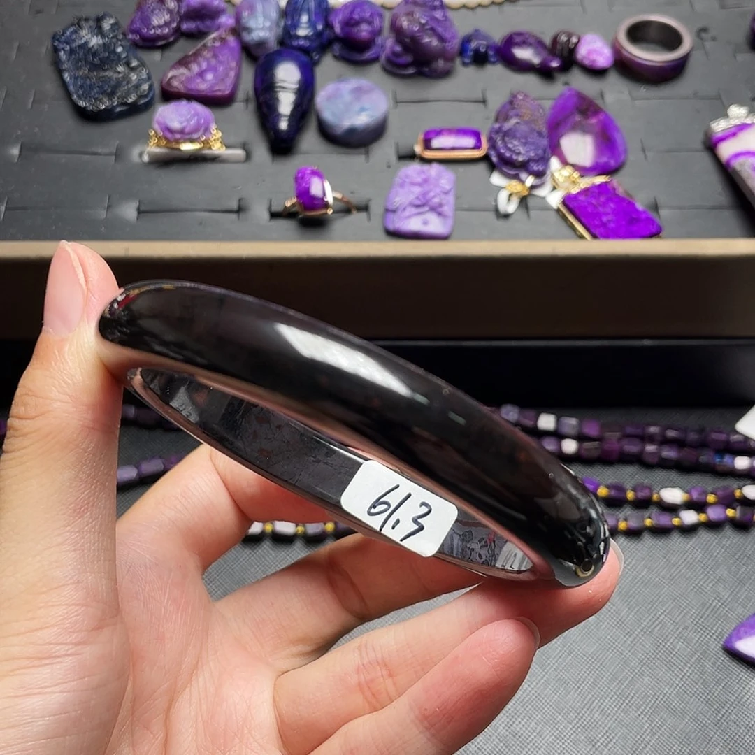 未镶嵌苏纪石（舒俱来）手镯0*0