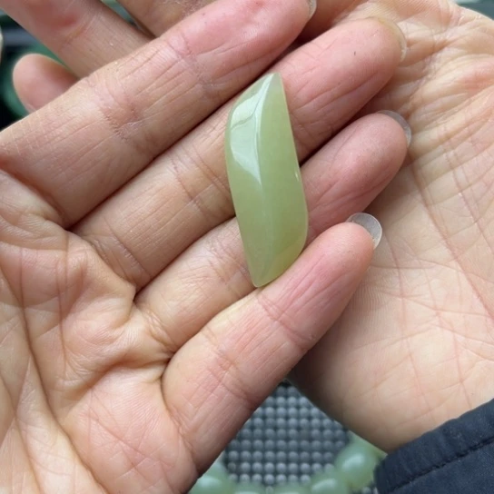 和田玉未镶嵌珠宝半成品