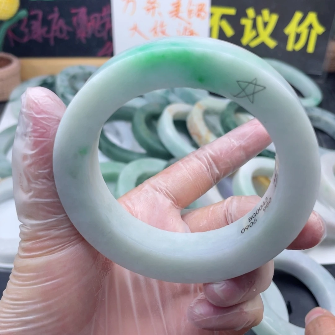 未镶嵌翡翠定制翡翠