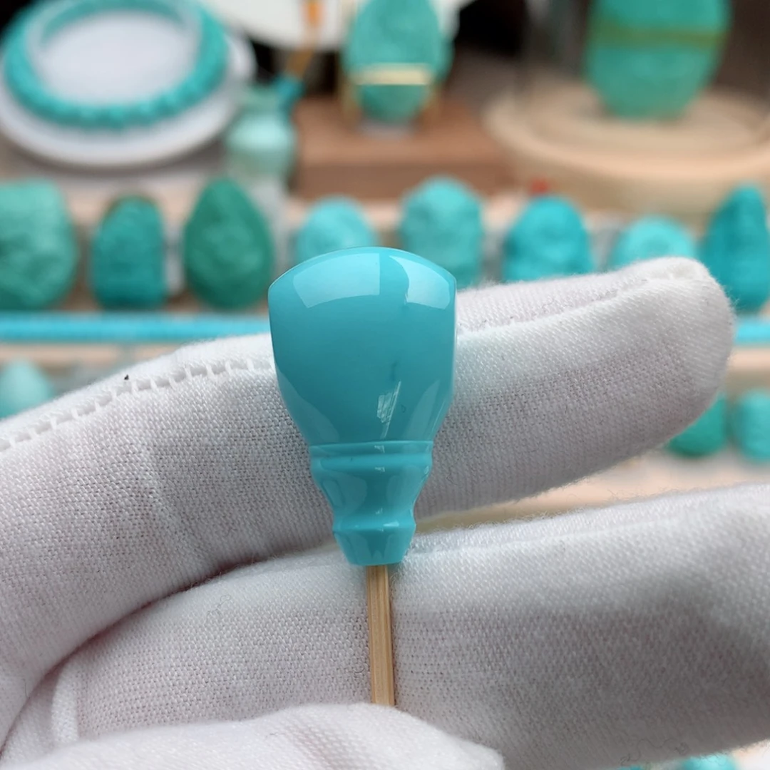 绿松石珠宝奇石未镶嵌重：7.6克