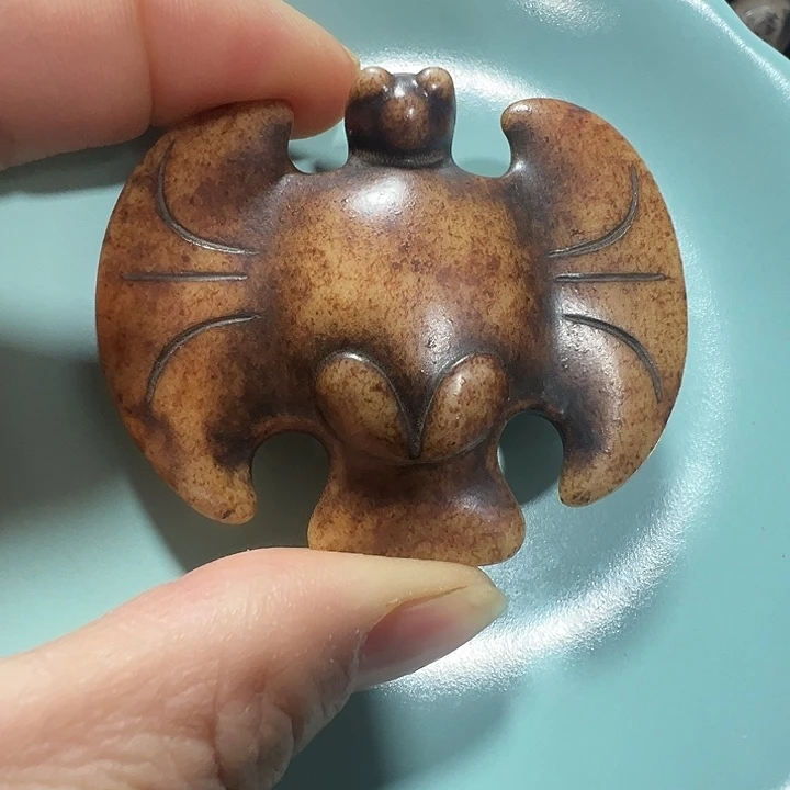 透闪石质玉未镶嵌挂件