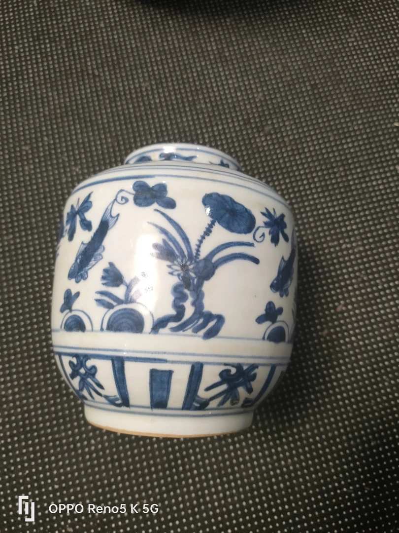 青花小罐完整无缺