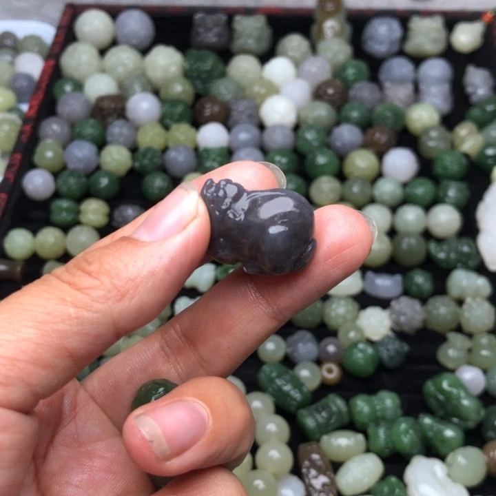 【闪购商品】和田玉未镶嵌颈饰猫***?
