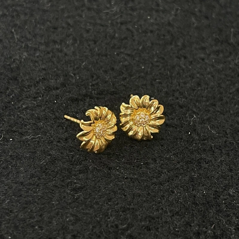 【SG】足金莫桑雏菊耳钉 赠耳堵