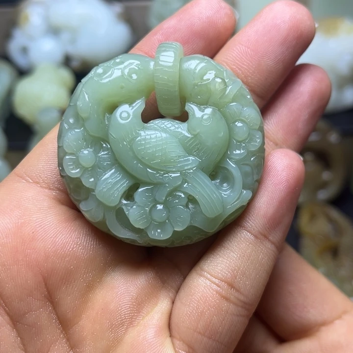 和田玉未镶嵌颈饰