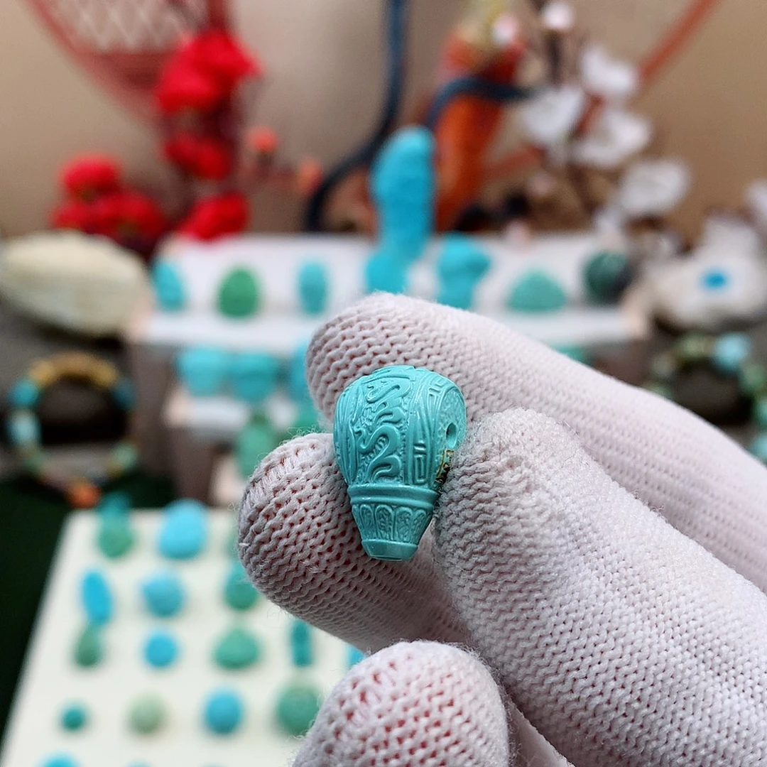 绿松石未镶嵌珠宝奇石