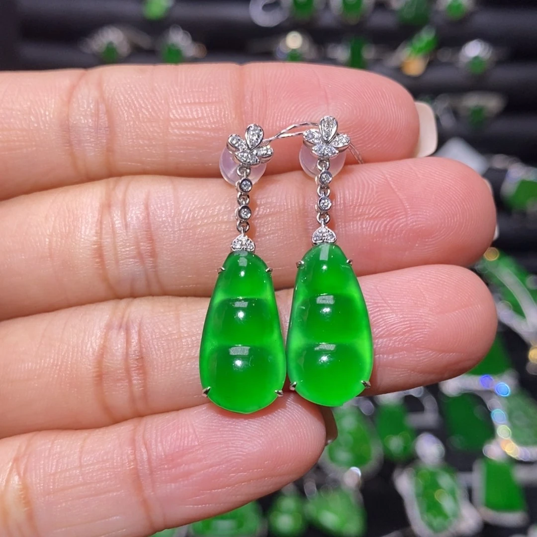 18K金镶嵌翡翠耳饰福豆耳坠