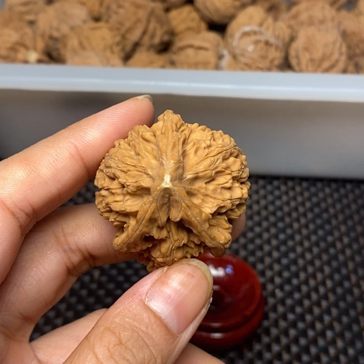 挪***林吊坠文玩核桃文玩核桃异形单只