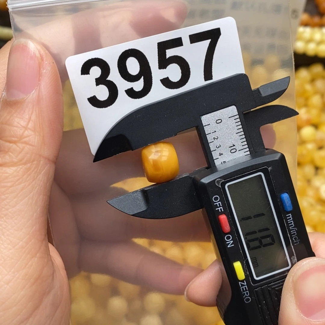 蜜蜡珠宝奇石未镶嵌