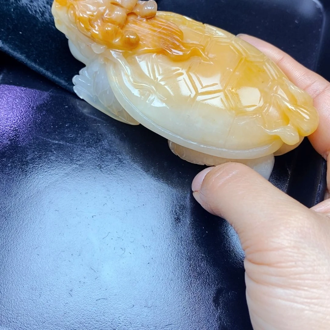 石英质玉（黄龙玉）未镶嵌颈饰