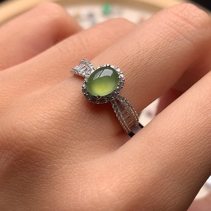 翡翠戒指未镶嵌翡翠戒指