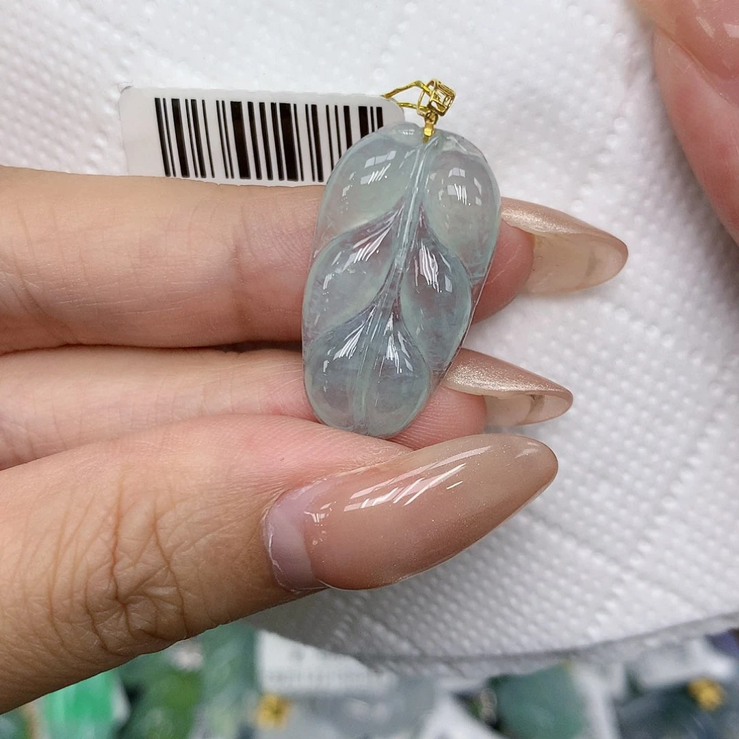 颈饰18K金镶嵌翡翠