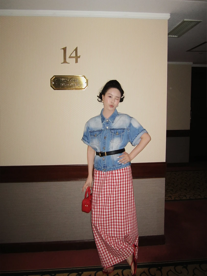 【放价了】复古港风牛仔上衣女夏季短外套水洗工艺衬衣女 250228