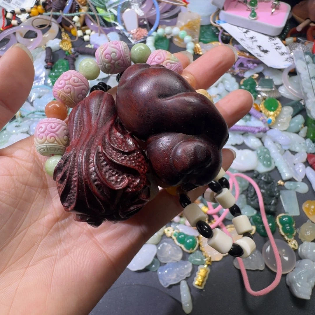 王***作大叶紫檀（黑酸枝木类）手把件