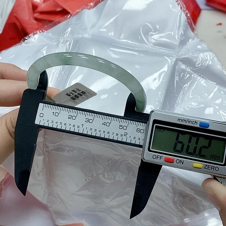 翡翠手镯未镶嵌113