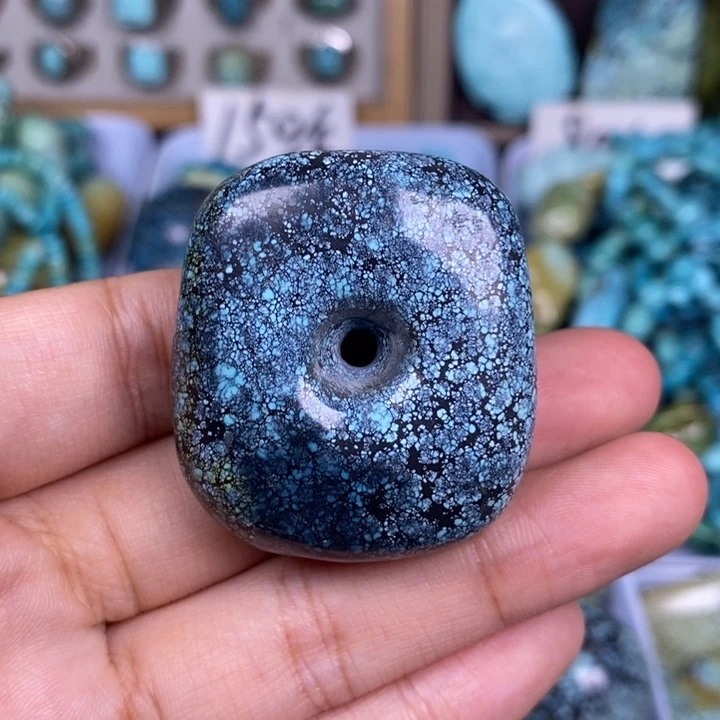 未镶嵌绿松石颈饰