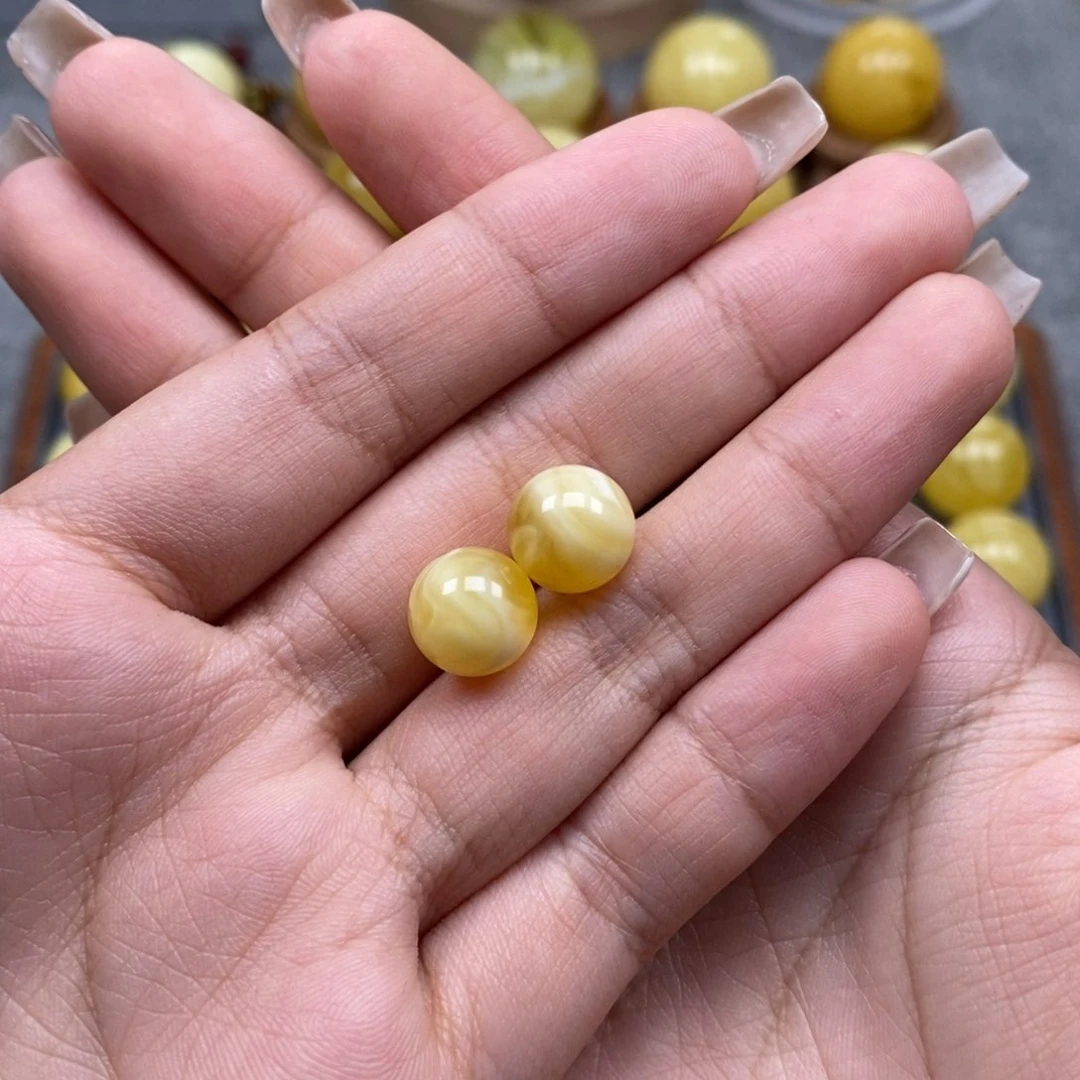 未镶嵌琥珀珠宝奇石