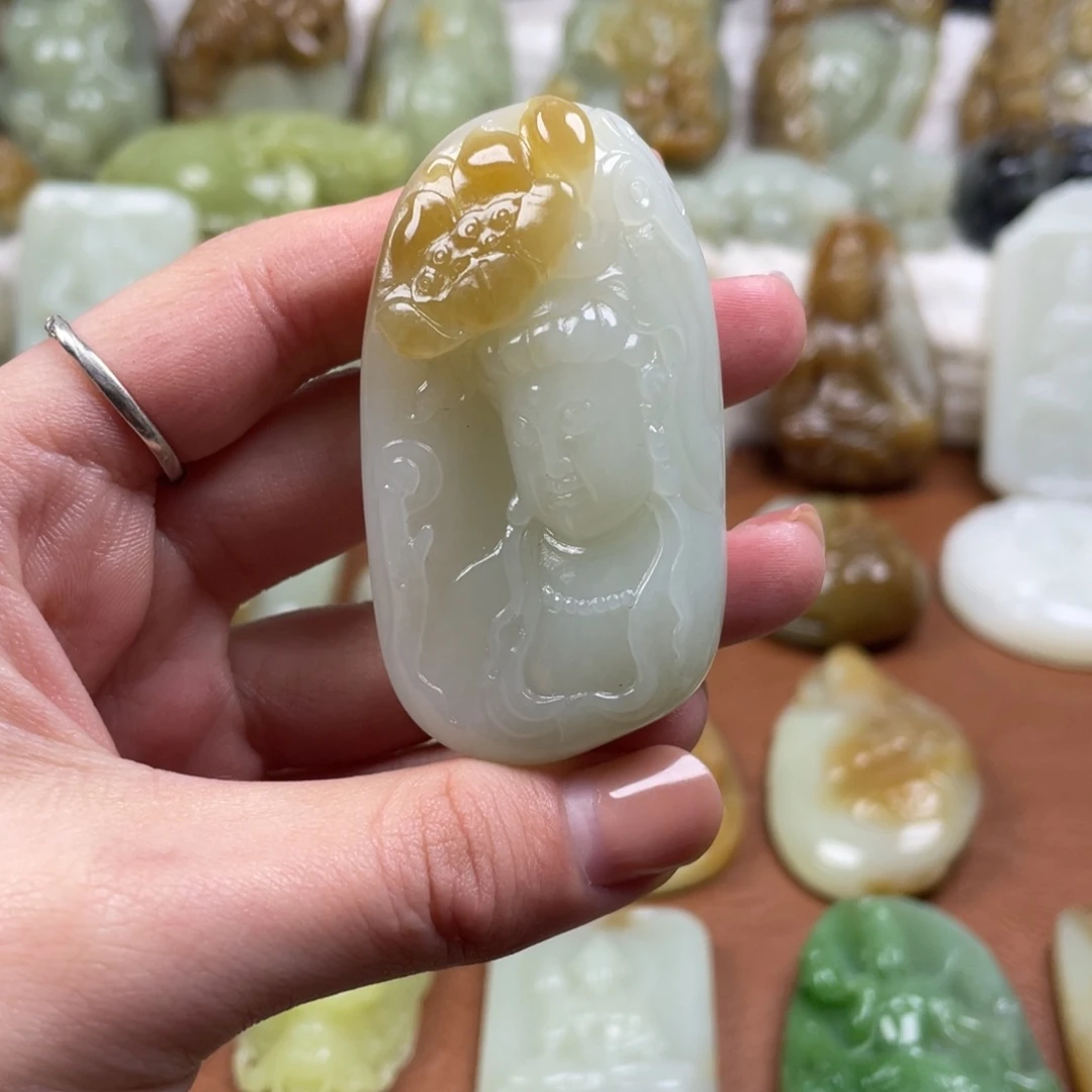 和田玉未镶嵌颈饰