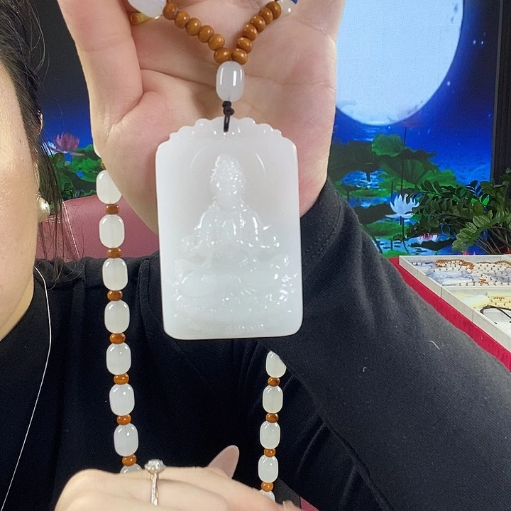 透闪石质玉未镶嵌挂件