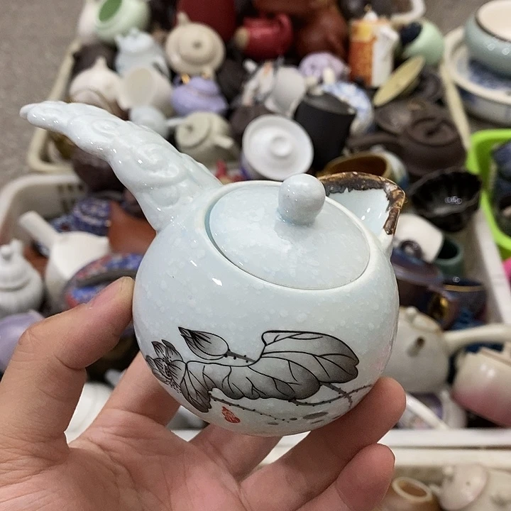 陶瓷艺术品及陶瓷壶