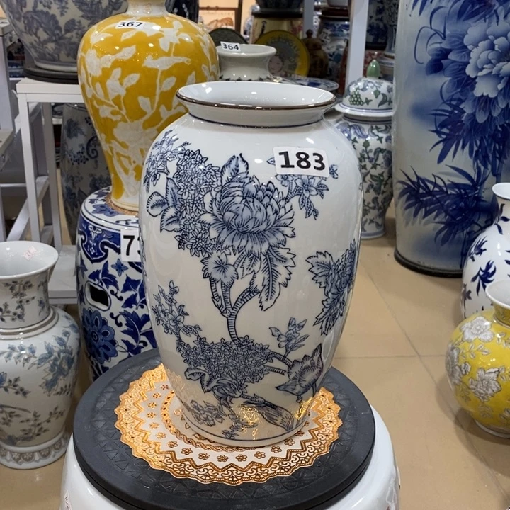 摆件手绘陶瓷萝卜花瓶