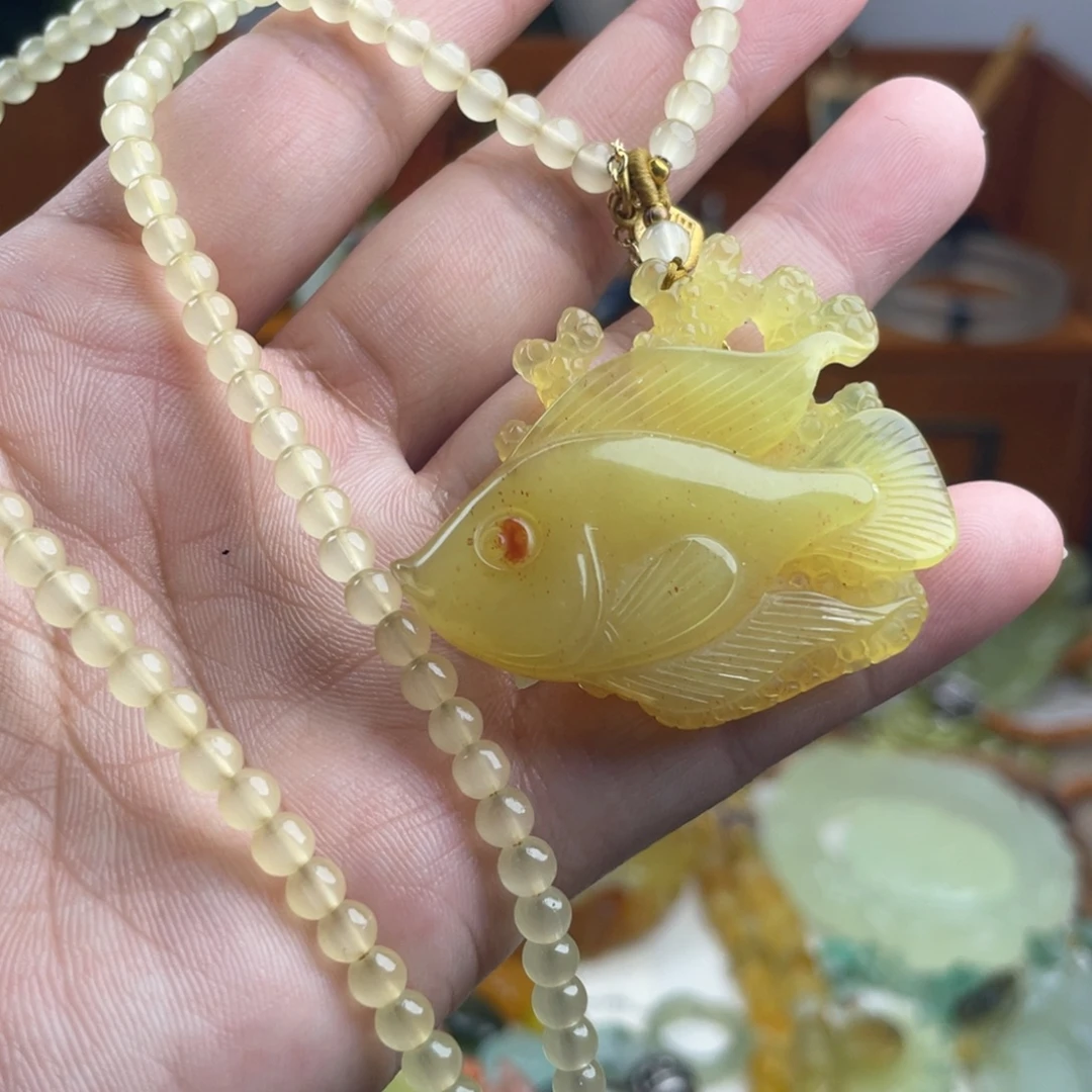 蛇纹石玉未镶嵌吊坠