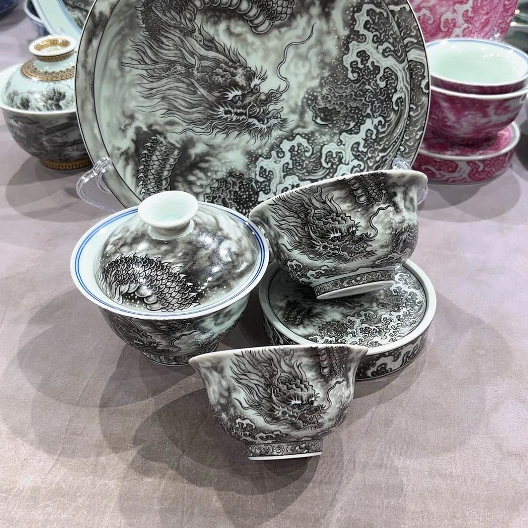 瓷片景德镇瓷器精品陈列