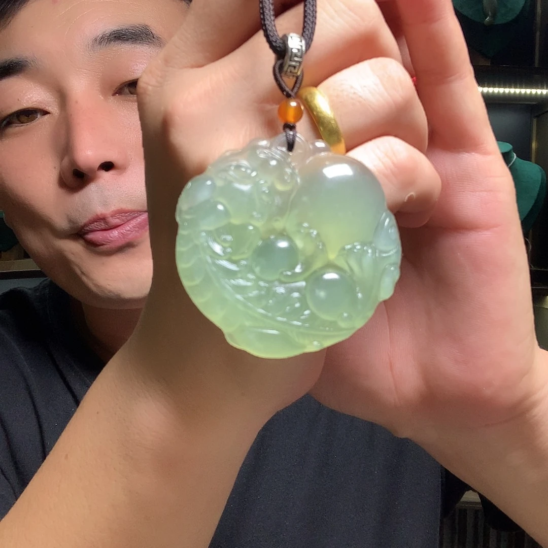 未镶嵌蛇纹石玉颈饰