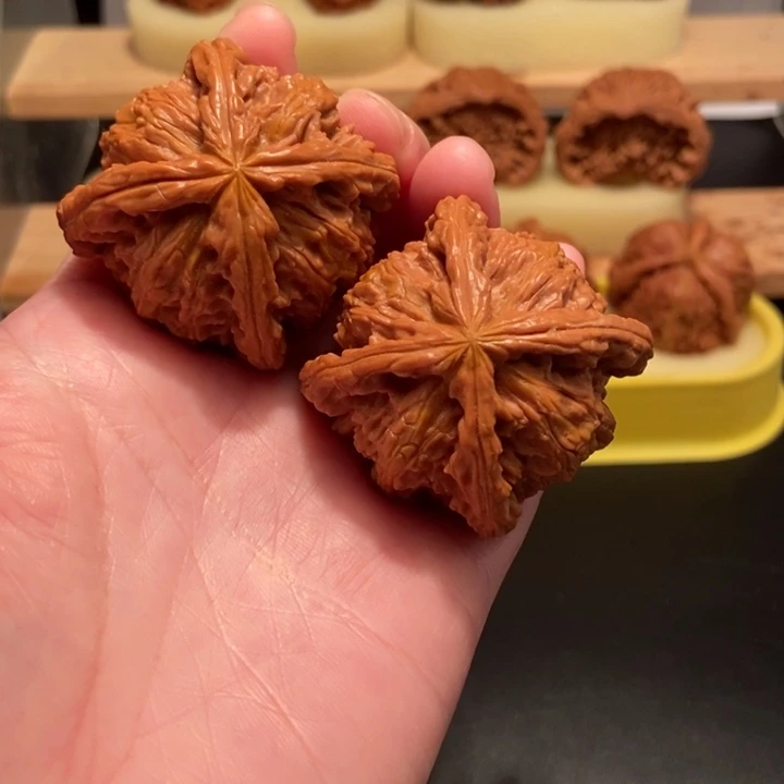 吊坠文玩核桃?****?文玩核桃