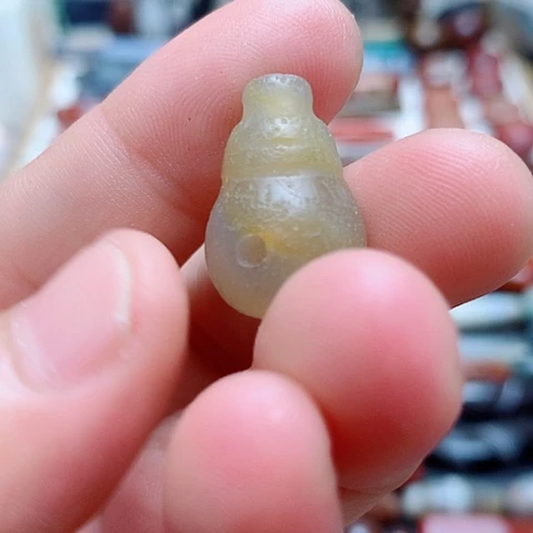 杨***杰合金颈饰玛瑙/玉髓