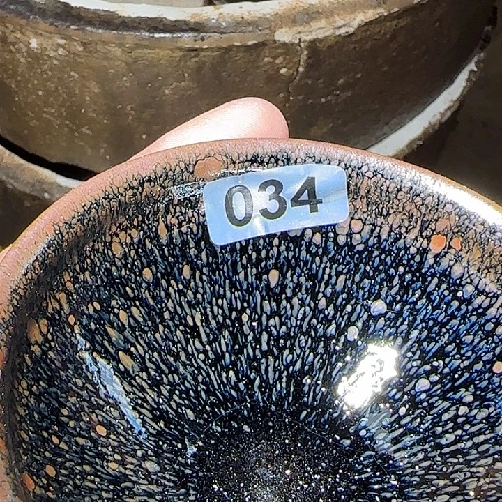 阳***0茶盏只有一只狗子才