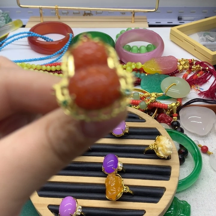 颈饰未镶嵌翡翠吊坠