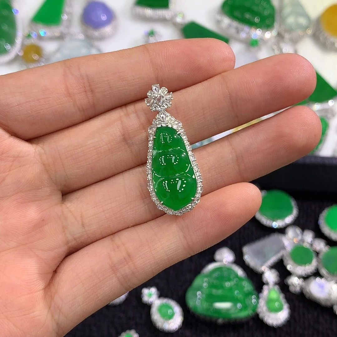 【闪购商品】翡翠吊坠(不含链)18K金镶嵌豆子