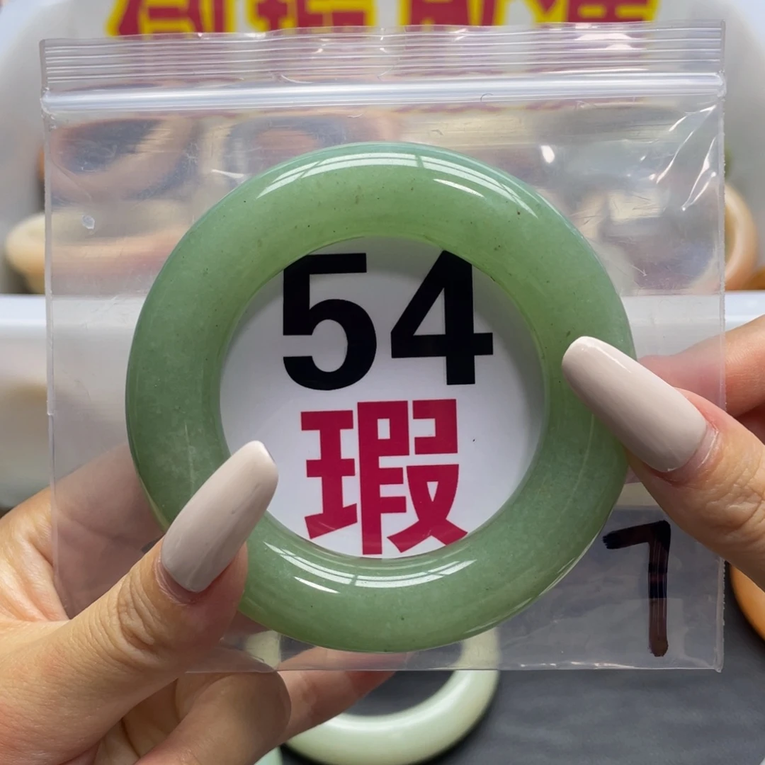 未镶嵌手镯石英质玉