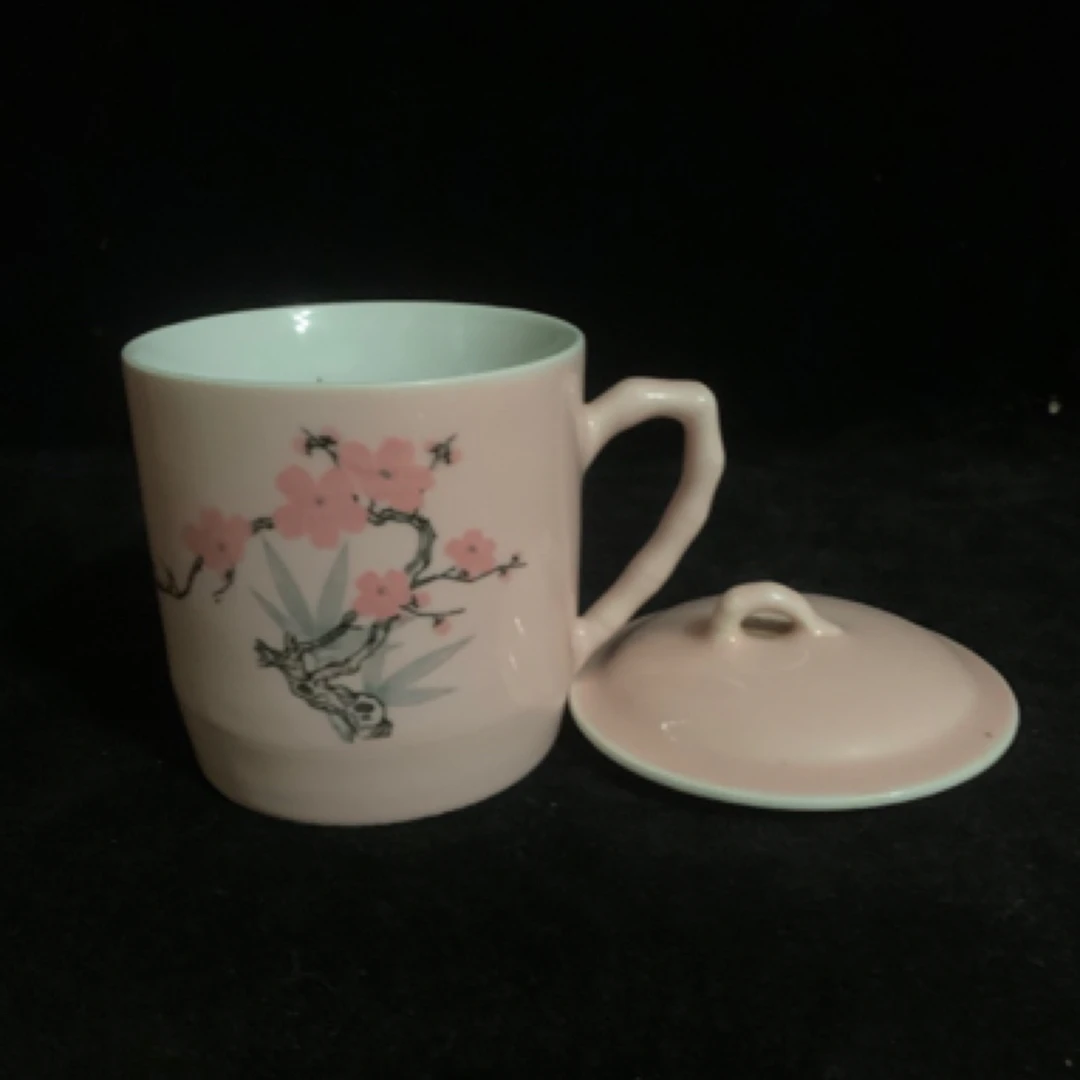 景德镇市建国瓷厂生产的大号茶杯