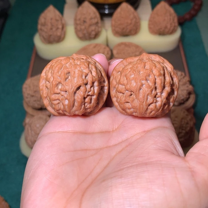 核桃文玩核桃把件太行雪狮