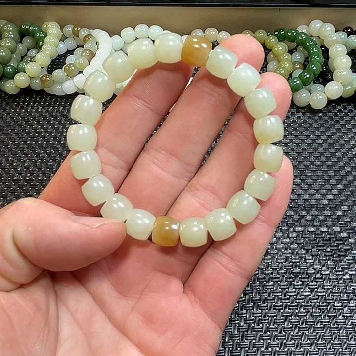 和田玉未镶嵌手串