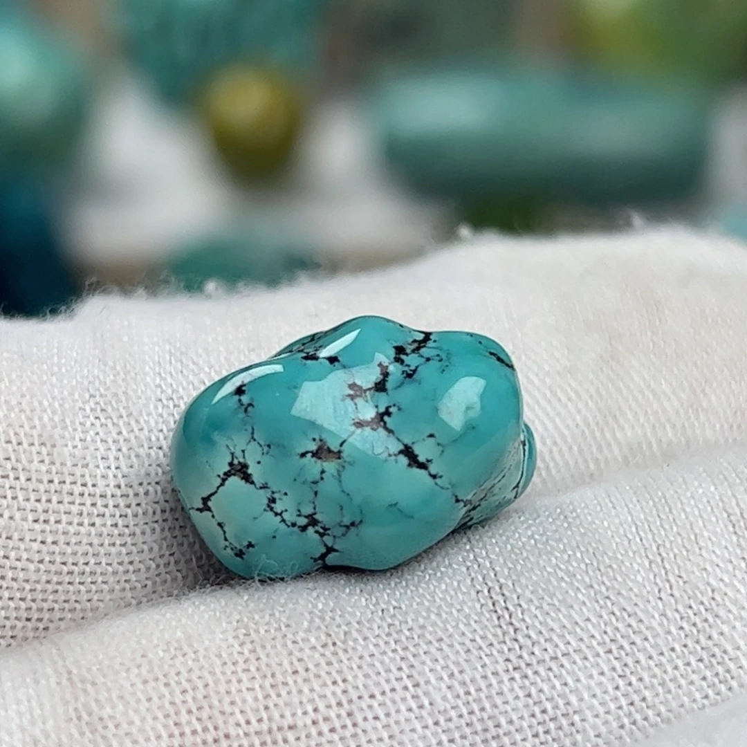 绿松石未镶嵌珠宝奇石