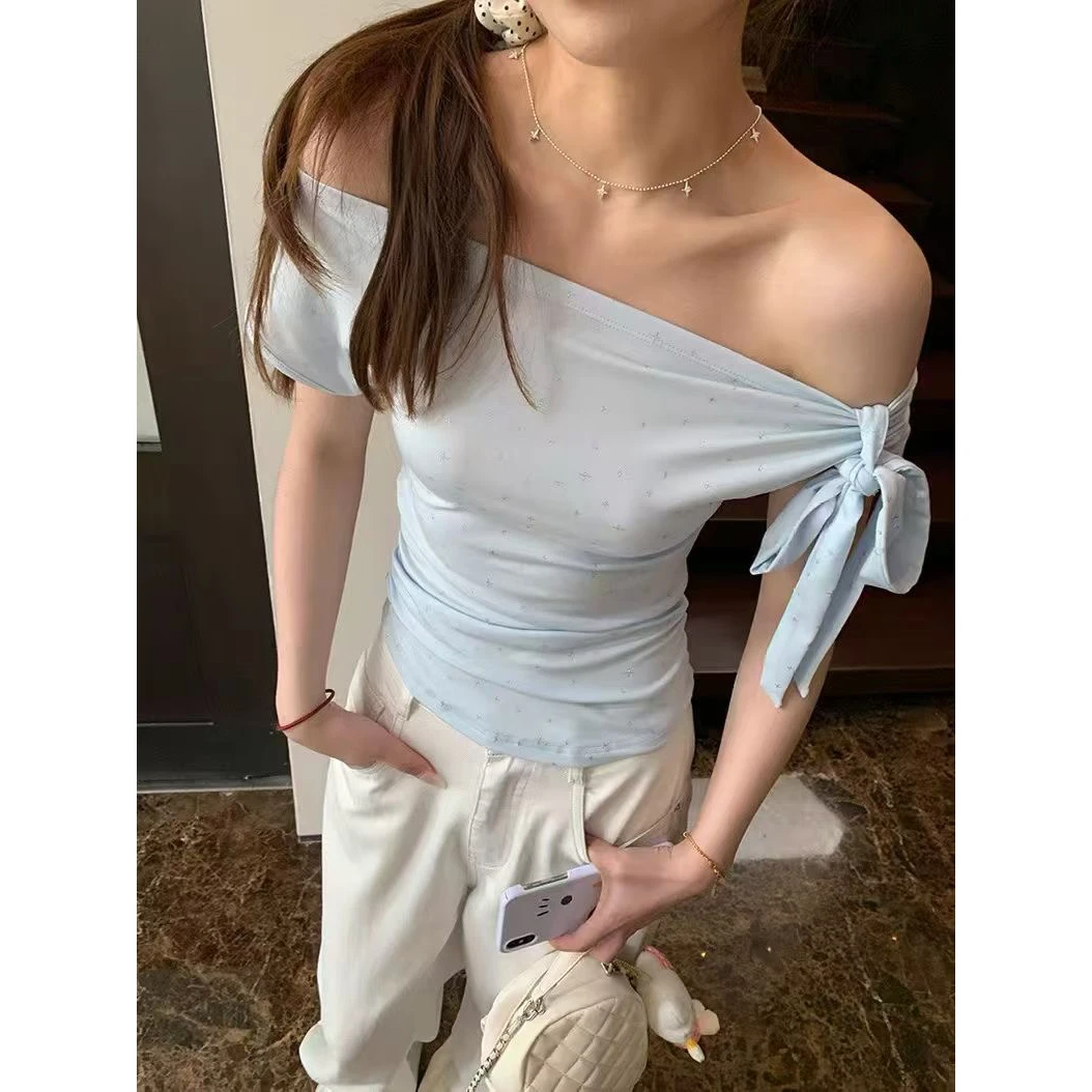 法式绑带蝴蝶结修身斜肩短袖t恤女夏季设计感小众超好看露肩上衣