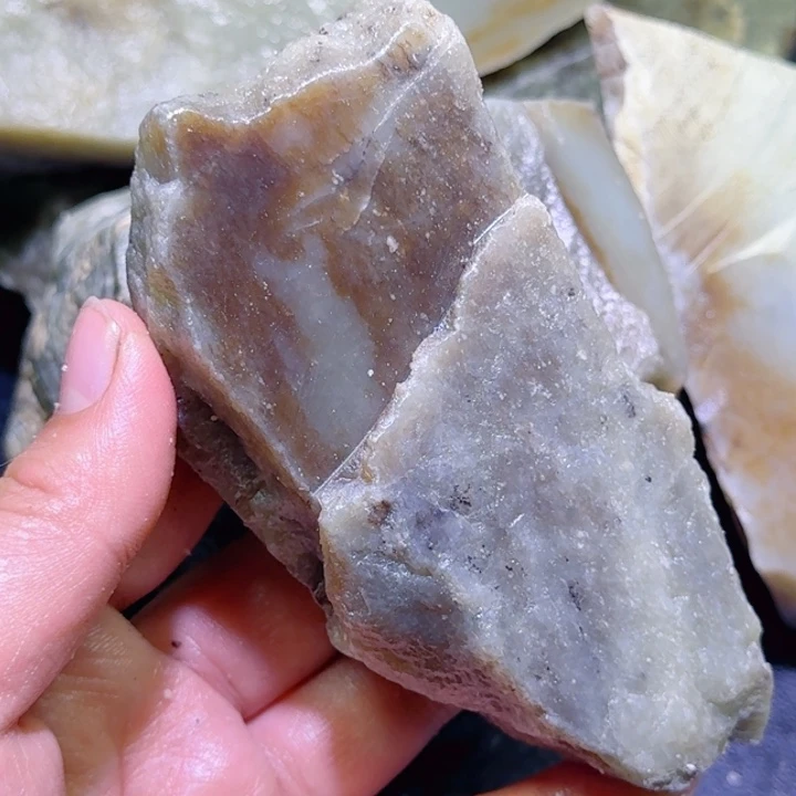 和田玉未镶嵌珠宝半成品