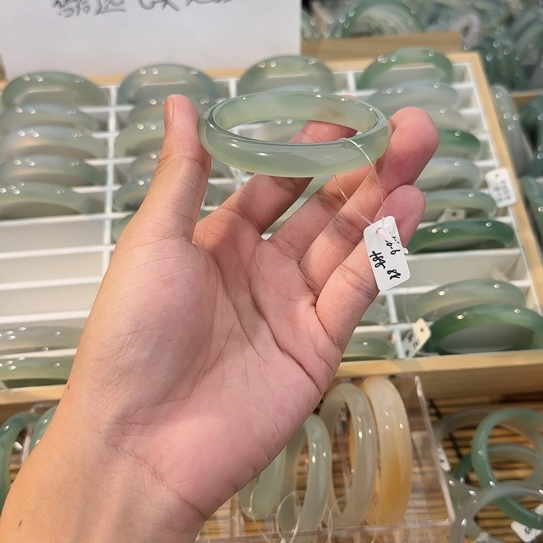 玛瑙/玉髓未镶嵌手镯圈口56.6