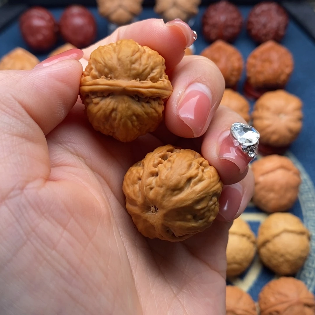 文玩核桃把件T****?精品小手捻