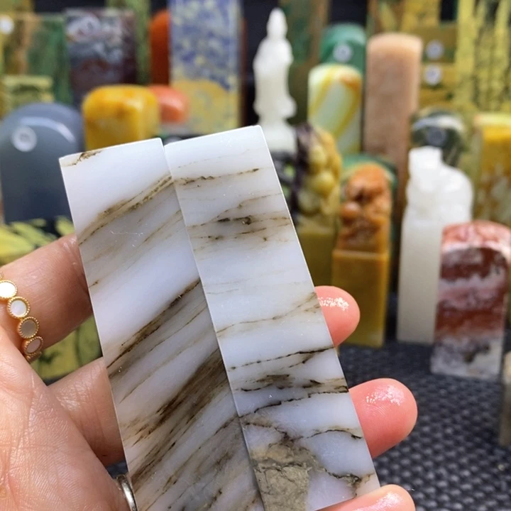 云南石急****猴青田石印章石